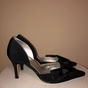 (3/1$10) Caparros Satin Heels with side bow